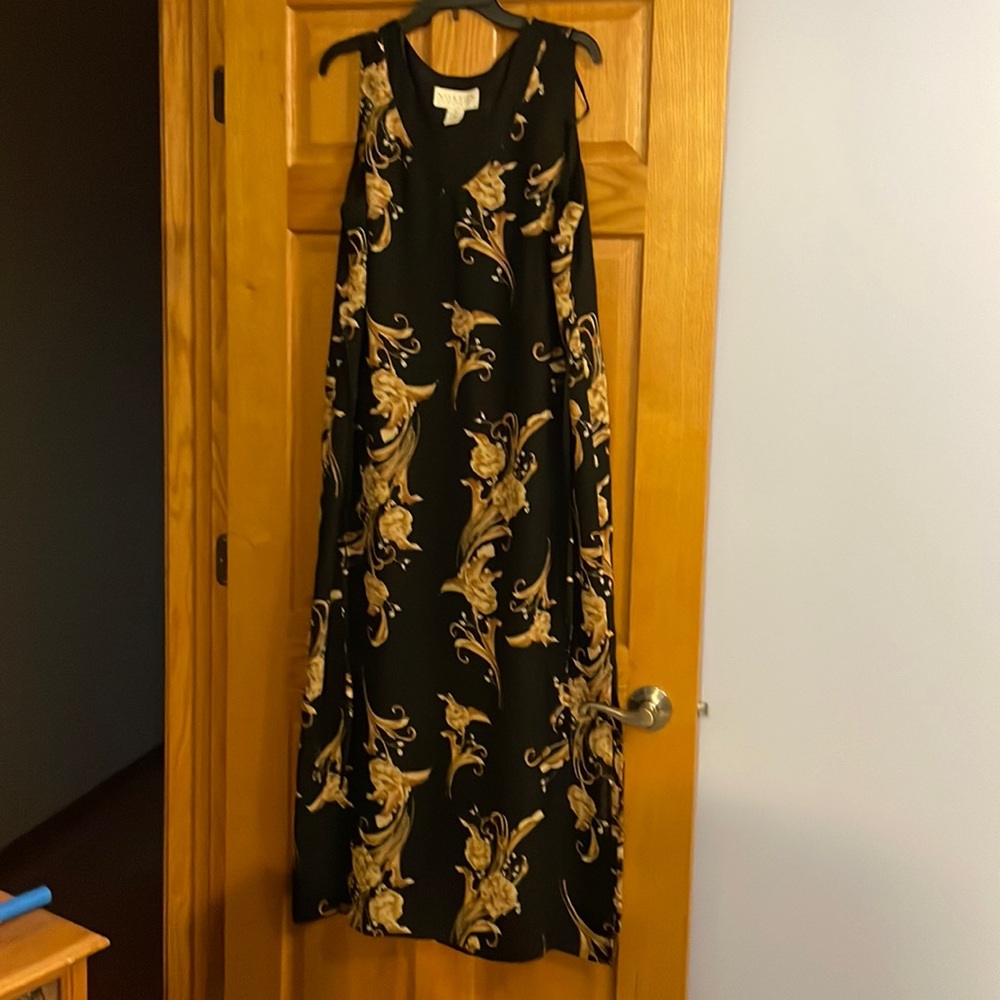 Ladies sleeveless black and brownish gold dress